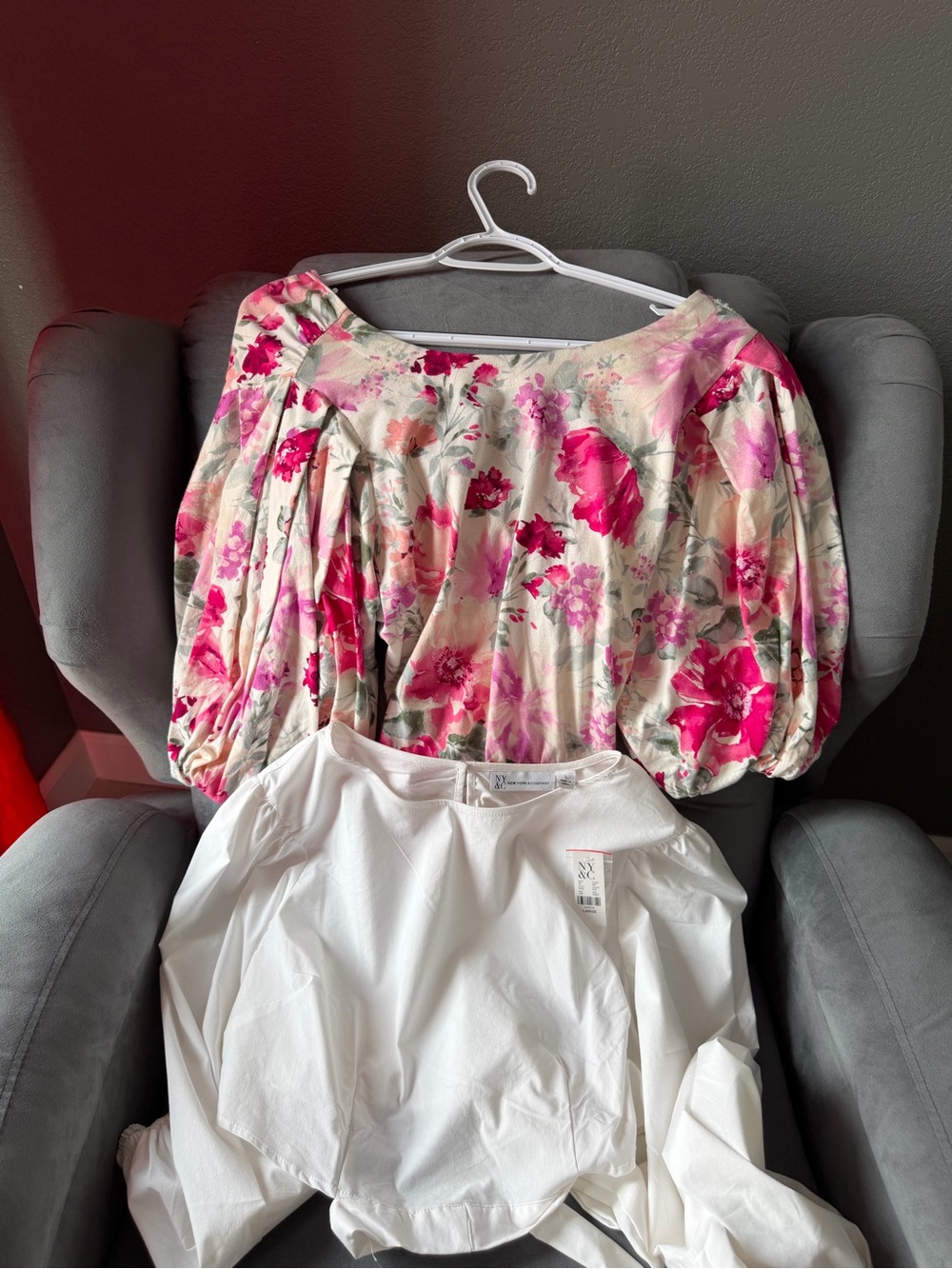 Floral Puff-Sleeve Women’s Top in Pink and Cream